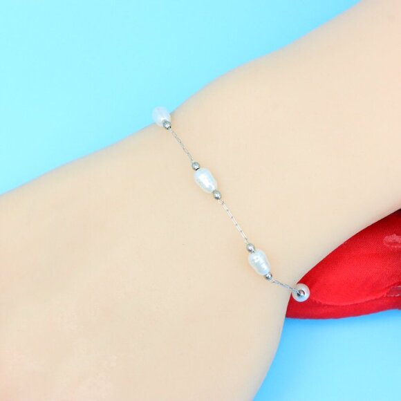 Chic & Stylish Bracelet – A Thoughtful Gift for Women and Girls, DYC1293 - Picture 1 of 4